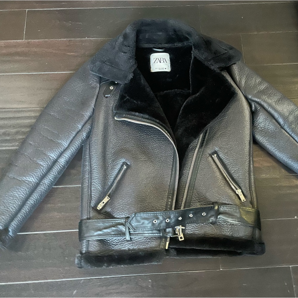 Zara new faux leather biker jacket with faux fur lining oversized, super warm !
